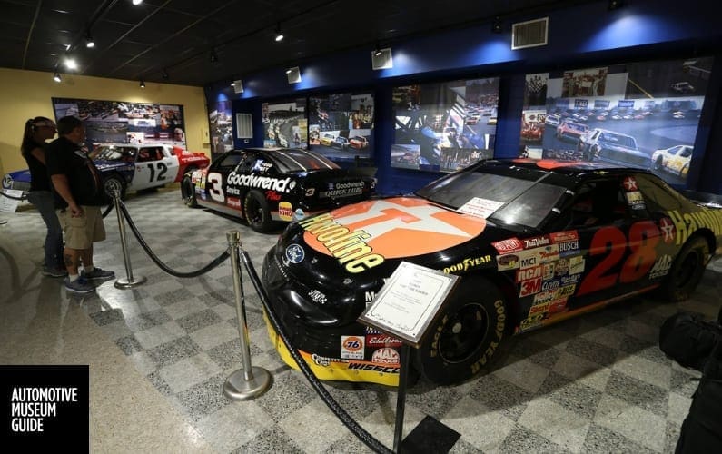 https://automotivemuseumguide.com/darlington-raceway-stock-car-museum/